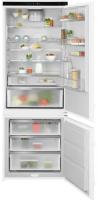 Встраиваемый холодильник Electrolux KNP7TE75S - купить за 184&nbsp;900.00 ₽ в Москве с доставкой по РФ