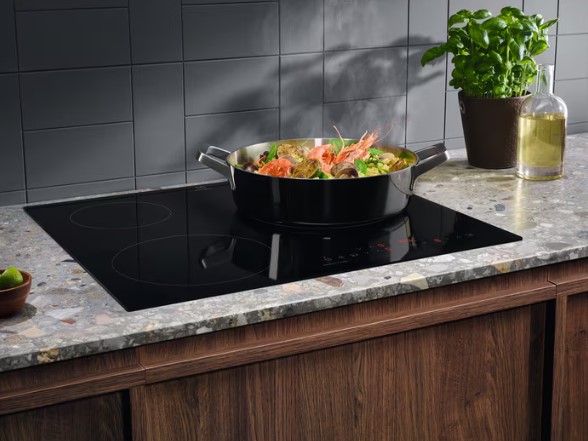 Варочная панель индукционная Electrolux LIT60336C - купить за 40&nbsp;900.00 ₽ в Москве с доставкой по РФ