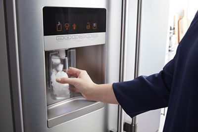Холодильник Maytag MFI2570FEZ - купить онлайн, цена 99 990 ₽, стоимость доставки по МСК и РФ от 300 рублей, заказать сейчас! Холодильник Maytag MFI2570FEZ купить за 99 990 ₽ в Москве с доставкой по РФ