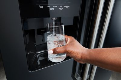 Холодильник Maytag MRSF4036PB - купить онлайн, цена 99 990 ₽, стоимость доставки по МСК и РФ от 300 рублей, заказать сейчас! Холодильник Maytag MRSF4036PB купить за 99 990 ₽ в Москве с доставкой по РФ