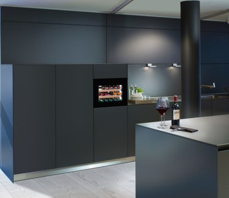 Встраиваемый винный шкаф Liebherr WKEgb 582 купить за 259&nbsp;000.24 ₽ в Москве с доставкой по РФ