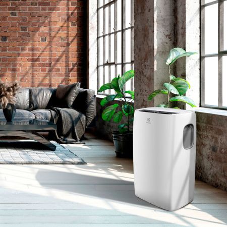 Мобильный кондиционер Electrolux EACM-15 CL/N3 купить за 52&nbsp;120 ₽ в Москве с доставкой по РФ