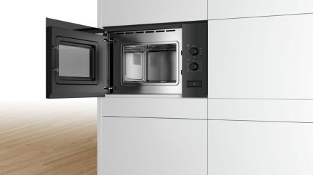 Встраиваемая микроволновая печь Bosch BFL520MB0 купить за 37&nbsp;570.40 ₽ в Москве с доставкой по РФ