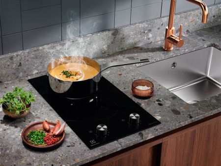 Варочная панель Electrolux LIT30210C купить за 24&nbsp;930 ₽ в Москве с доставкой по РФ