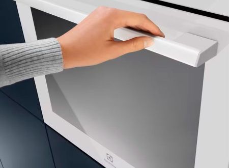 Духовой шкаф Electrolux EOF5C50BV купить за 69&nbsp;440 ₽ в Москве с доставкой по РФ
