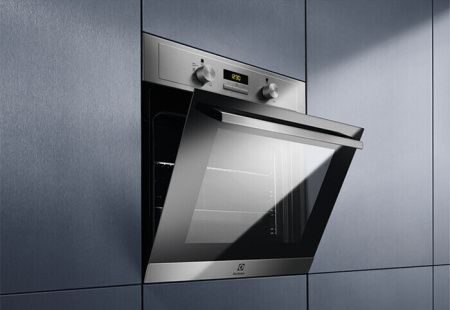 Духовой шкаф Electrolux EOH3C00BX - купить онлайн, цена 57 120 ₽, стоимость доставки по МСК и РФ от 300 рублей, заказать сейчас! Духовой шкаф Electrolux EOH3C00BX купить за 57 120 ₽ в Москве с доставкой по РФ