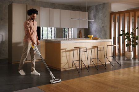 Пылесос Miele Duoflex HX 1 Sunset yellow - купить онлайн, цена 38 300 ₽, стоимость доставки по МСК и РФ от 300 рублей, заказать сейчас! Пылесос Miele Duoflex HX 1 Sunset yellow купить за 38 300 ₽ в Москве с доставкой по РФ