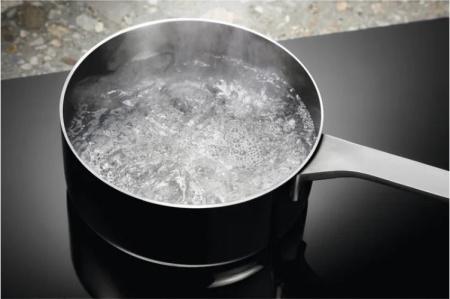 Варочная панель Electrolux LIT 30230 C купить за 28&nbsp;690 ₽ в Москве с доставкой по РФ