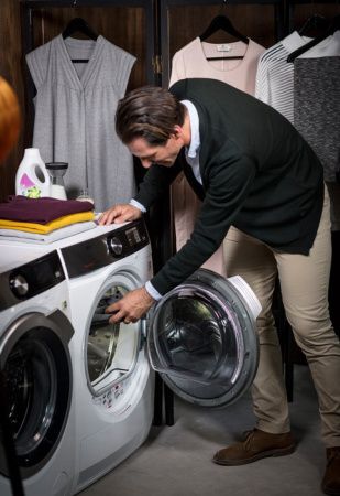 Стиральная машина AEG L7FEC48SR купить за 55&nbsp;900 ₽ в Москве с доставкой по РФ