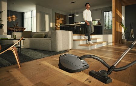 Пылесос Miele SGMF5 Complete C3 Comfort купить за 54&nbsp;700 ₽ в Москве с доставкой по РФ