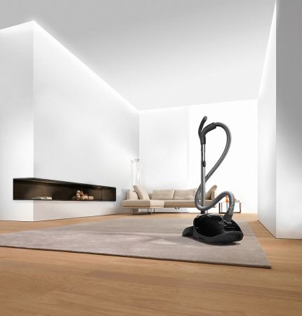 Пылесос Miele SGDA0 Complete C3 Parquet черный обсидиан купить за 74&nbsp;100 ₽ в Москве с доставкой по РФ