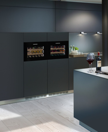 Встраиваемый винный шкаф Liebherr WKEgb 582 купить за 259&nbsp;000.24 ₽ в Москве с доставкой по РФ