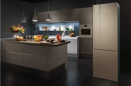 Холодильник с нижней морозильной камерой BOSCH KGN39LQ32R - купить онлайн, цена 214 500.20 ₽, стоимость доставки по МСК и РФ от 300 рублей, заказать сейчас! Холодильник с нижней морозильной камерой BOSCH KGN39LQ32R купить за 214 500.20 ₽ в Москве с доставкой по РФ