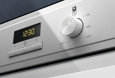 Духовой шкаф Electrolux EOF3H40BW купить за 42&nbsp;800 ₽ в Москве с доставкой по РФ