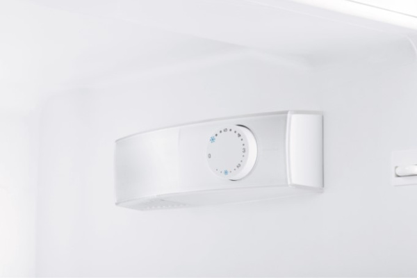 Встраиваемый холодильник Electrolux ENN 92800 AW - купить онлайн, цена 111 900 ₽, стоимость доставки по МСК и РФ от 300 рублей, заказать сейчас! Встраиваемый холодильник Electrolux ENN 92800 AW - купить за 111 900 ₽ в Москве с доставкой по РФ