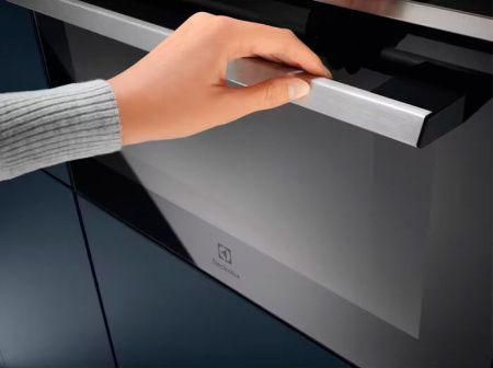 Встраиваемая микроволновая печь Electrolux EVM 6E46X купить за 91&nbsp;160 ₽ в Москве с доставкой по РФ