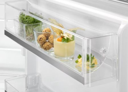 Холодильник Electrolux LXB1AE13W0 - купить онлайн, цена 38 030 ₽, стоимость доставки по МСК и РФ от 300 рублей, заказать сейчас! Холодильник Electrolux LXB1AE13W0 купить за 38 030 ₽ в Москве с доставкой по РФ