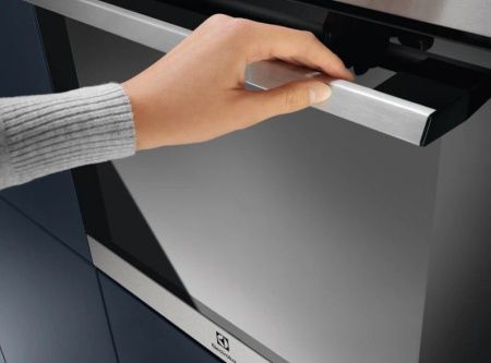 Духовой шкаф Electrolux OEH3C00BX купить за 40&nbsp;490 ₽ в Москве с доставкой по РФ