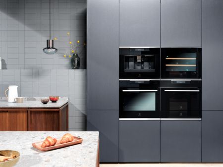 Встраиваемый винный шкаф Electrolux KBW5X - купить онлайн, цена 149 000 ₽, стоимость доставки по МСК и РФ от 300 рублей, заказать сейчас! Встраиваемый винный шкаф Electrolux KBW5X купить за 149 000 ₽ в Москве с доставкой по РФ