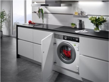 Встраиваемая стиральная машина AEG L8FBE48SRI купить за 112&nbsp;900 ₽ в Москве с доставкой по РФ