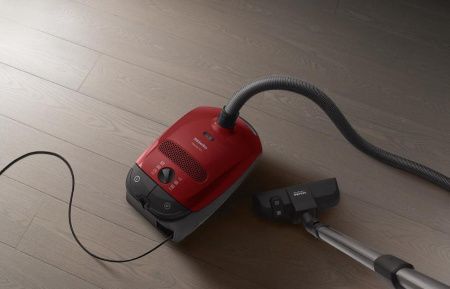 Пылесос Miele SBCD 3 Classic C 1 Allergy - купить онлайн, цена 74 100 ₽, стоимость доставки по МСК и РФ от 300 рублей, заказать сейчас! Пылесос Miele SBCD 3 Classic C 1 Allergy купить за 74 100 ₽ в Москве с доставкой по РФ