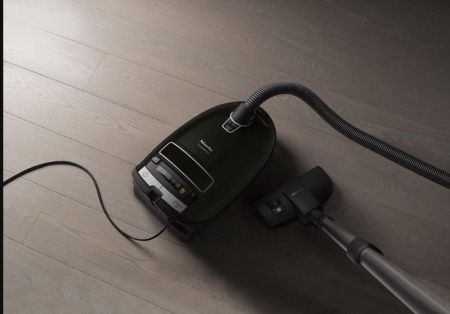 Пылесос Miele SGDA3 Complete C3 Parquet XL черный обсидиан купить за 84&nbsp;370 ₽ в Москве с доставкой по РФ