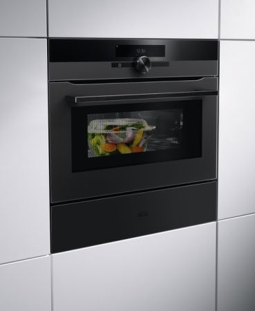 Компактный духовой шкаф AEG KMK968000T купить за 102&nbsp;900 ₽ в Москве с доставкой по РФ