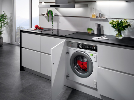 Стиральная машина AEG L8FBE48SI купить за 94&nbsp;000 ₽ в Москве с доставкой по РФ