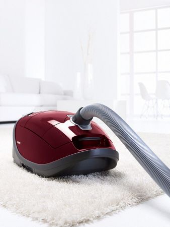 Пылесос Miele SGEA0 Complete C3 Cat&Dog ежевичный красный купить за 81&nbsp;150 ₽ в Москве с доставкой по РФ