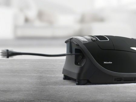 Пылесос Miele SGDA0 Complete C3 Parquet черный обсидиан купить за 74&nbsp;100 ₽ в Москве с доставкой по РФ