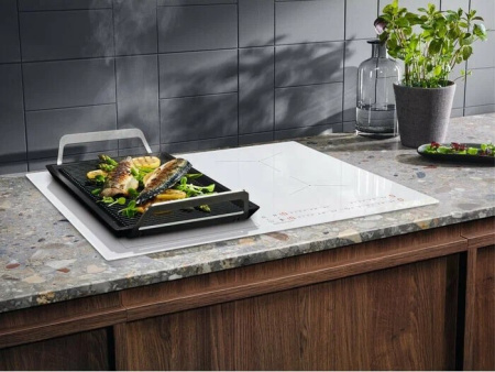 Варочная панель Electrolux EIV63440BS купить за 68&nbsp;090 ₽ в Москве с доставкой по РФ