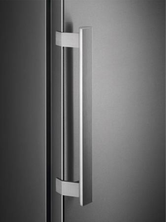 Холодильник Electrolux RRC5ME38X2 - купить онлайн, цена 170 210 ₽, стоимость доставки по МСК и РФ от 300 рублей, заказать сейчас! Холодильник Electrolux RRC5ME38X2 купить за 170 210 ₽ в Москве с доставкой по РФ