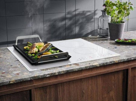 Варочная панель Electrolux LIV63431BW купить за 58&nbsp;840 ₽ в Москве с доставкой по РФ
