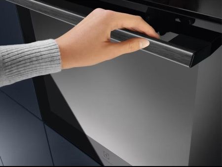 Духовой шкаф Electrolux EOE7C31Z купить за 75&nbsp;270 ₽ в Москве с доставкой по РФ