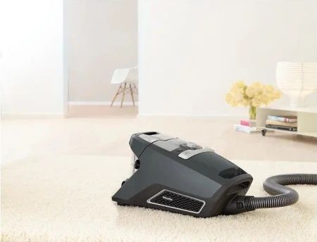 Пылесос Miele SKCF5 Blizzard CX1 Parquet PoweLine Graphite grey купить за 95&nbsp;250 ₽ в Москве с доставкой по РФ