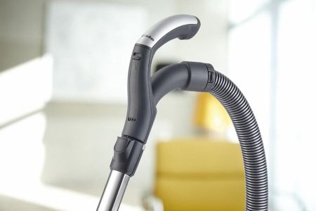 Пылесос Miele SGFA 3 Complete C3 HEPA жёлтый карри купить за 42&nbsp;900 ₽ в Москве с доставкой по РФ