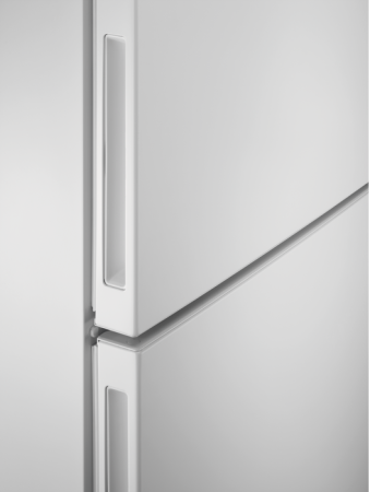Холодильник Electrolux RNC7ME34W2 купить за 103&nbsp;680 ₽ в Москве с доставкой по РФ