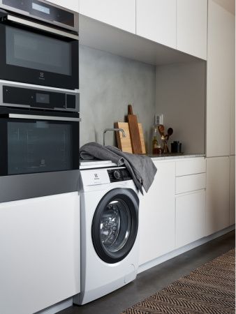 Стирально-сушильная машина Electrolux EW8WR261B купить за 155&nbsp;250 ₽ в Москве с доставкой по РФ