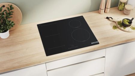 Индукционная варочная панель Bosch PWP611BB5E купить за 56&nbsp;250.36 ₽ в Москве с доставкой по РФ