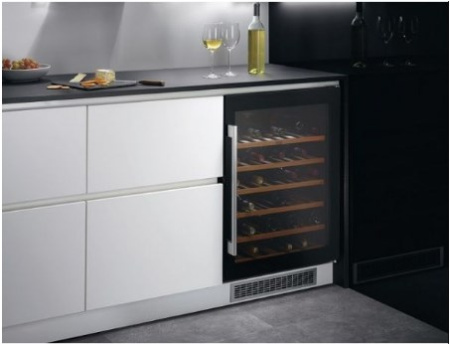 Встраиваемый винный шкаф AEG SWB66001DG купить за 77&nbsp;900 ₽ в Москве с доставкой по РФ