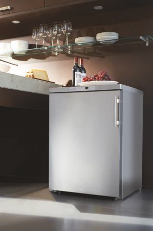 Холодильник Liebherr KTPesf 1554 Premium - купить онлайн, цена 37 990.45 ₽, стоимость доставки по МСК и РФ от 300 рублей, заказать сейчас! Холодильник Liebherr KTPesf 1554 Premium купить за 37 990.45 ₽ в Москве с доставкой по РФ