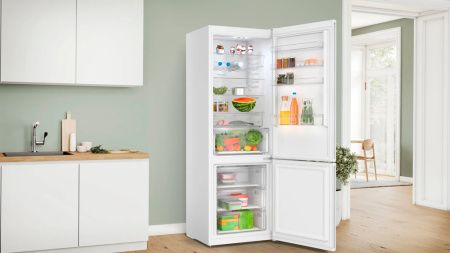 Двухкамерный холодильник Bosch KGN497WDF - купить онлайн, цена 181 430.37 ₽, стоимость доставки по МСК и РФ от 300 рублей, заказать сейчас! Двухкамерный холодильник Bosch KGN497WDF купить за 181 430.37 ₽ в Москве с доставкой по РФ