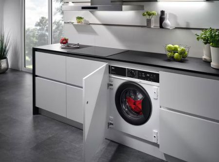 Встраиваемая стирально-сушильная машина AEG L7WBE68SI купить за 103&nbsp;900 ₽ в Москве с доставкой по РФ