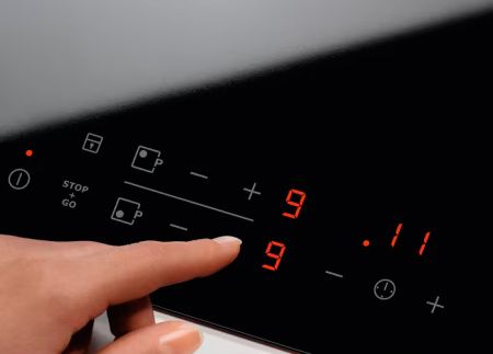 Варочная панель Electrolux EHF 6343 FOK купить за 34&nbsp;850 ₽ в Москве с доставкой по РФ