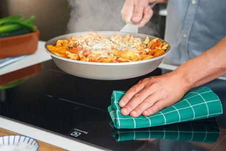 Варочная панель Electrolux EHH 96340 IW купить за 92&nbsp;900 ₽ в Москве с доставкой по РФ