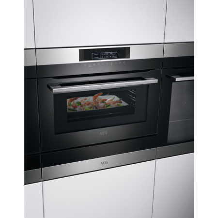 Встраиваемая микроволновая печь AEG KMR721000M купить за 126&nbsp;200 ₽ в Москве с доставкой по РФ