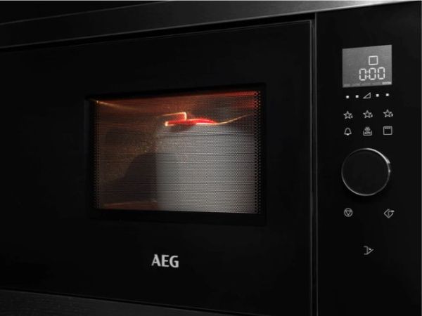 Встраиваемая микроволновая печь AEG MBE2658DEM - купить за 66&nbsp;400 ₽ в Москве с доставкой по РФ