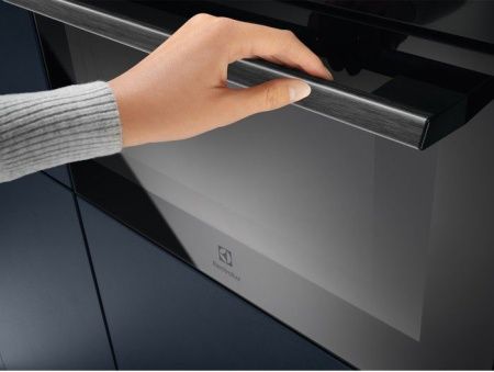 Духовой шкаф Electrolux EVL8E08Z купить за 108&nbsp;000 ₽ в Москве с доставкой по РФ