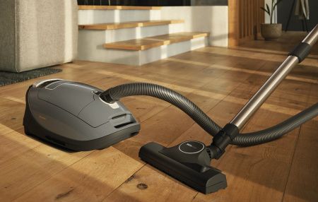 Пылесос Miele SGMF5 Complete C3 Comfort купить за 54&nbsp;700 ₽ в Москве с доставкой по РФ