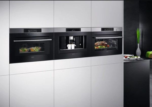 Компактный духовой шкаф AEG KMR761000M - купить за 85&nbsp;900 ₽ в Москве с доставкой по РФ